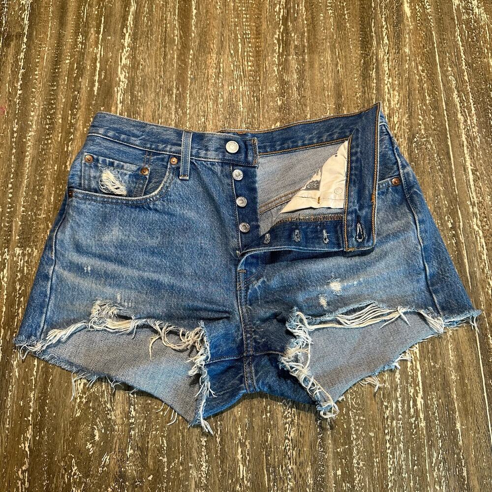 Levi’s Premium Big E 501 Button Fly Cutoff Jean Shorts Women’s Size W27